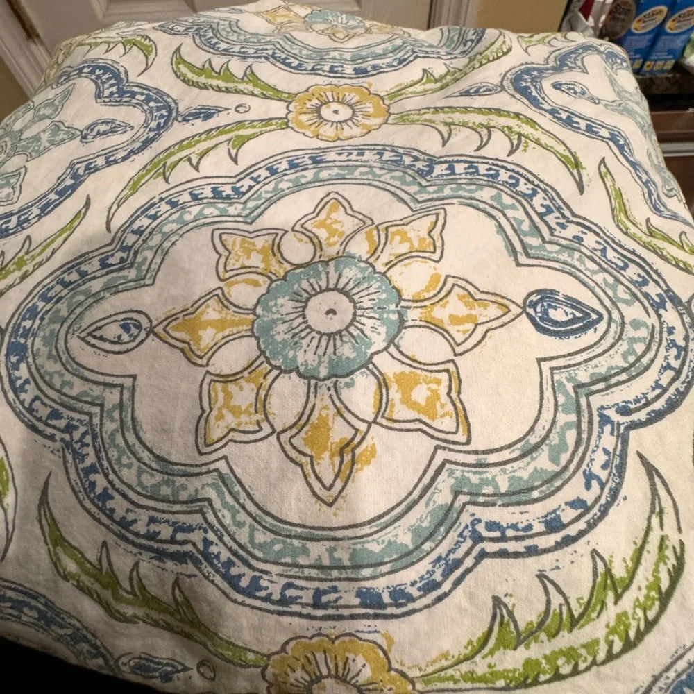 Pottery Barn size Queen/ Full 100% cotton duvet covers